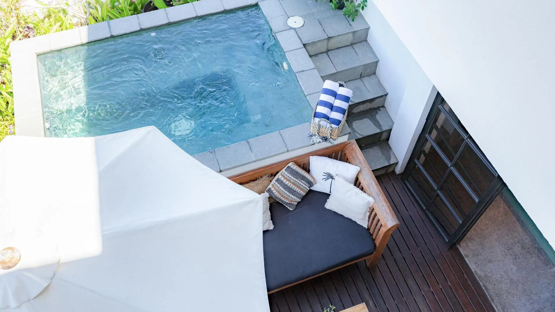 The Swan Bingin - 360 Ocean & Uluwatu Hills View In Bingin Beach Indonesia